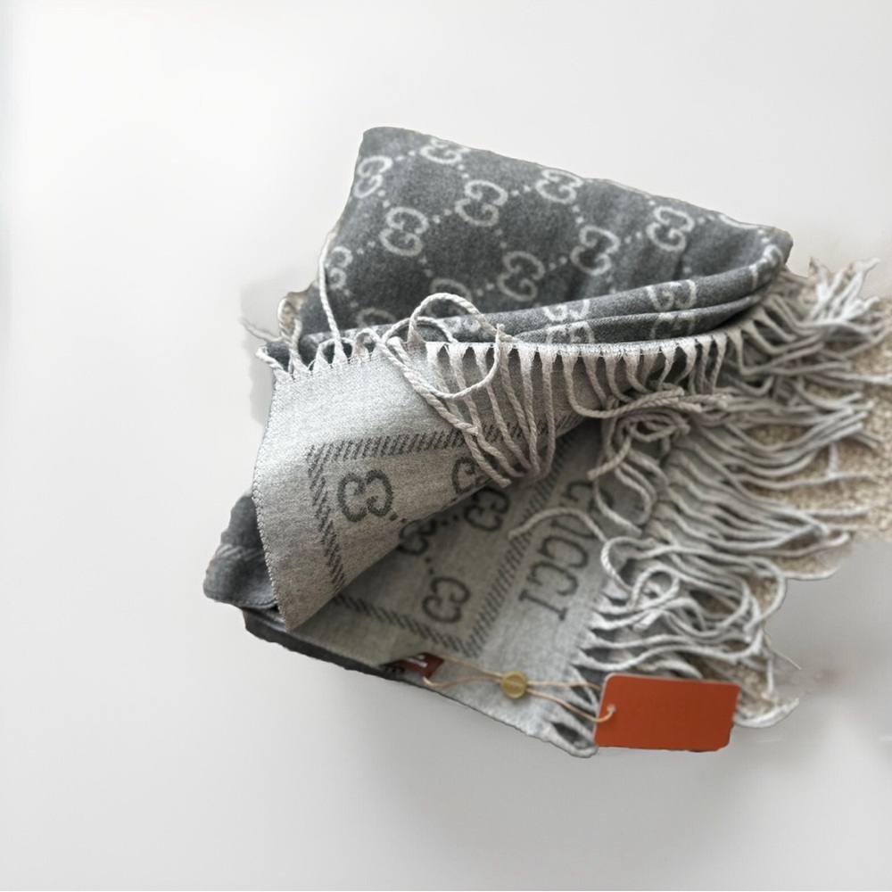 Gucci Scarf Shawl Stole Monogram GG Grey💎